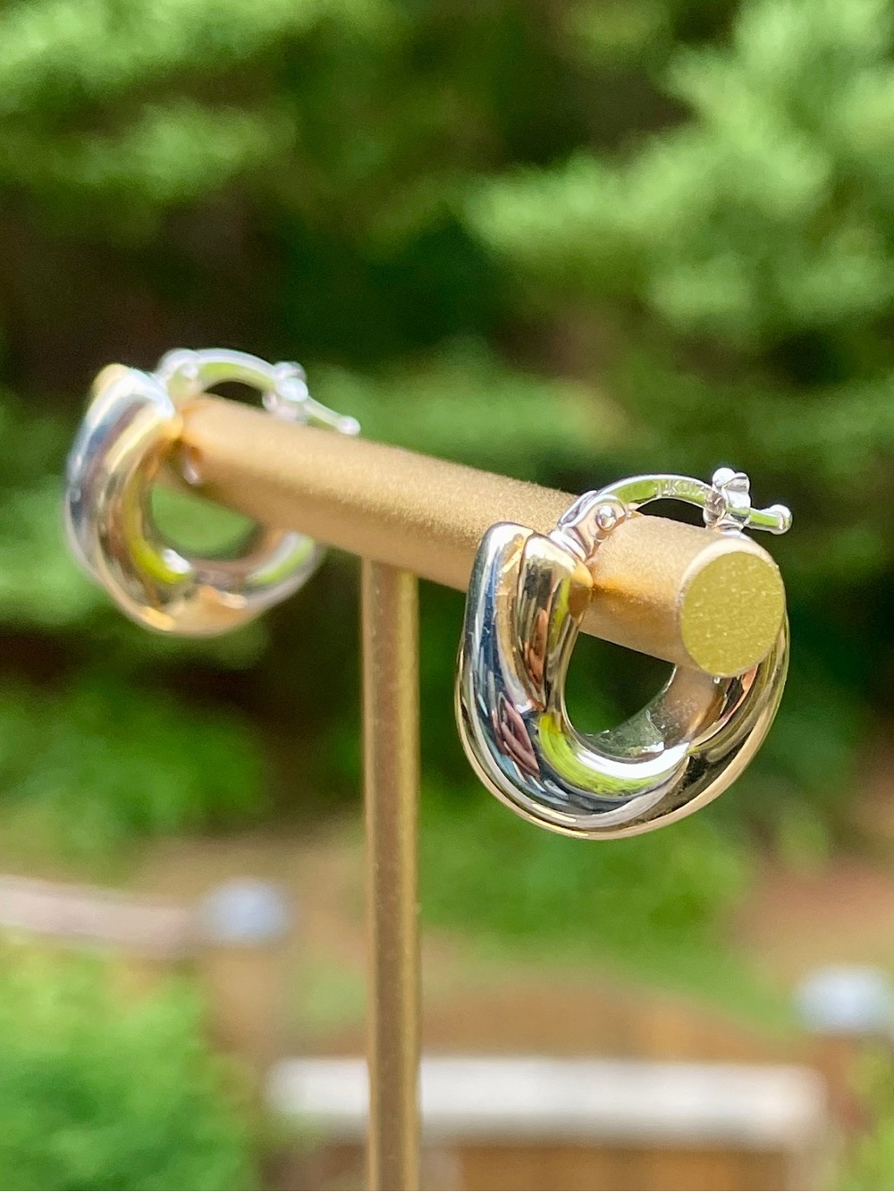 Genuine 14K Gold Two-Tone Twisted Huggie Hoop Earrings. NWOT - Picture 5 of 6
